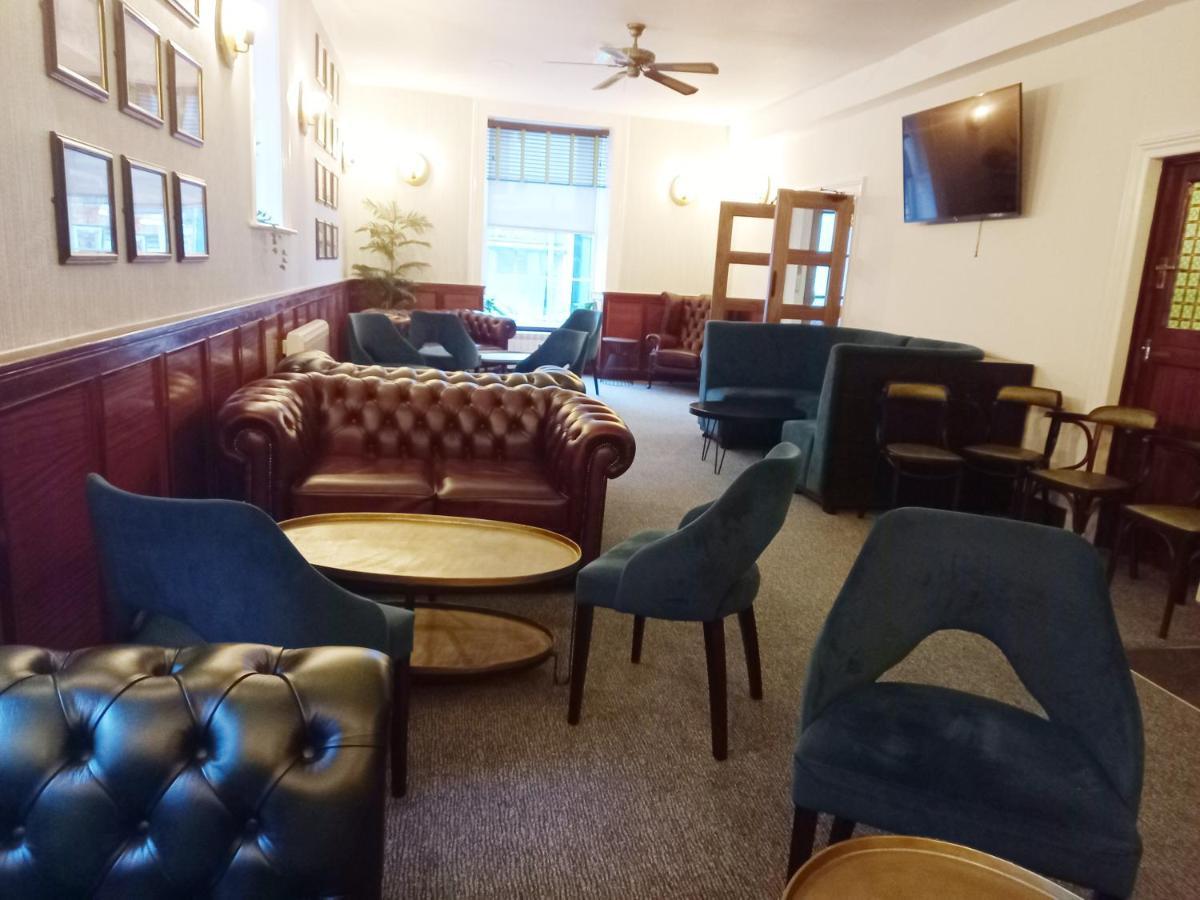 Royal Sportsman Hotel Портмадог Экстерьер фото